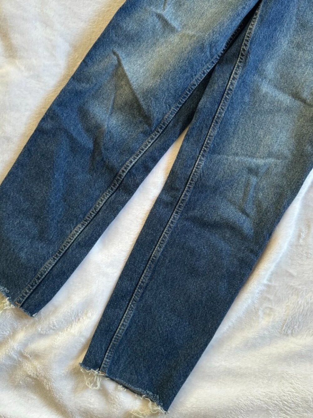 H&M High Rise Mom Jean - Picture 3 of 6